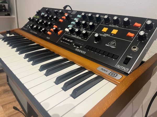 Synthesizer POLY D - Main image