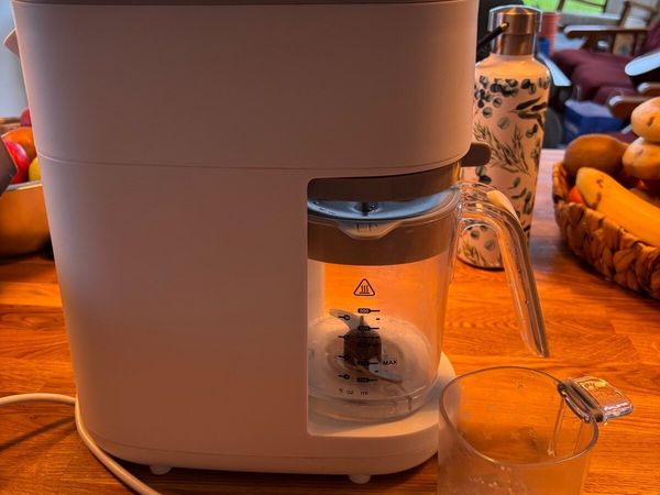 Tommee Tippee Baby Food Maker: Steam and Mash - Main image