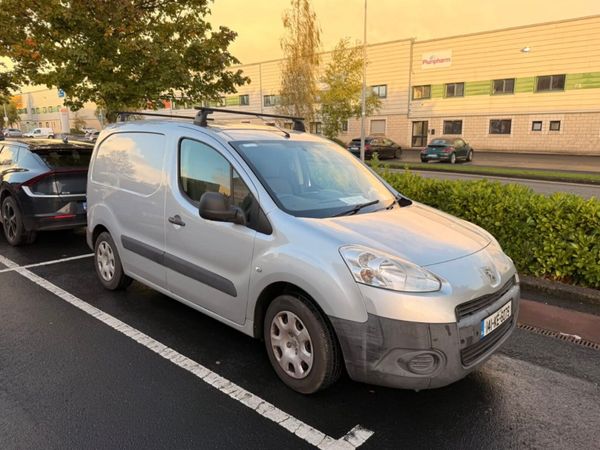 Peugeot Partner Van - Main image