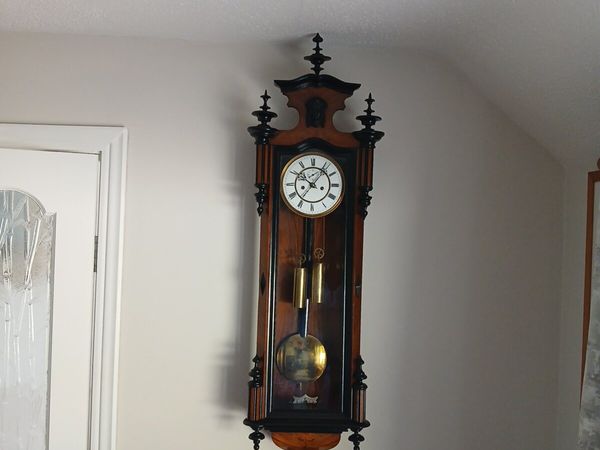 Antique clock - Main image