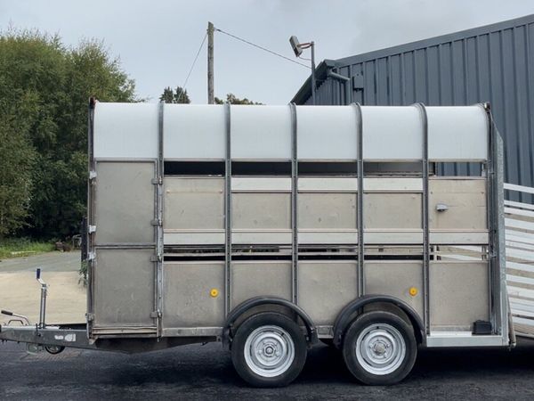 High roof cattle horse box - Main image