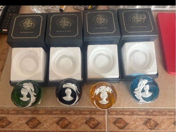 4 pinches baccarat commemorative paperweights - Main image
