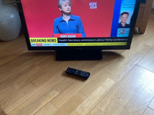 32 inch. Panasonic. TV. With. Remote - Main image