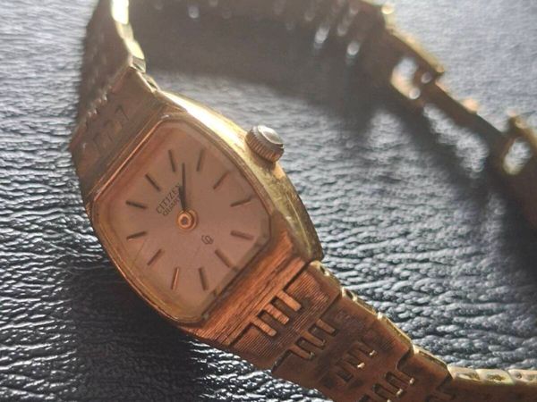 Lovely Vintage 1980's Ladie's Citizen Watch - Main image