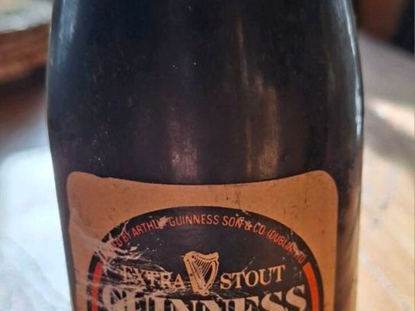 Vintage bottle GUINNESS [FULL] - Main image