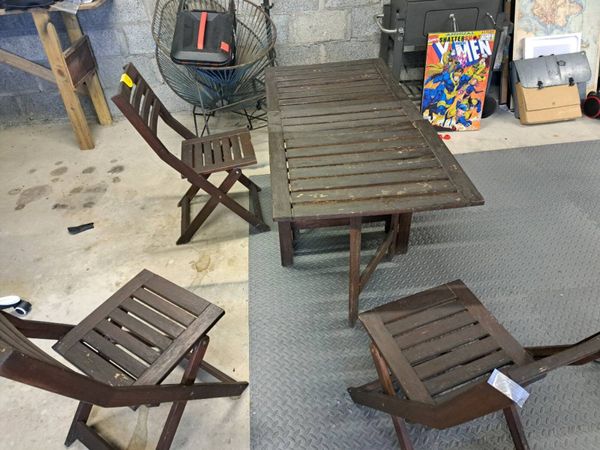 Garden table and chairs - Main image
