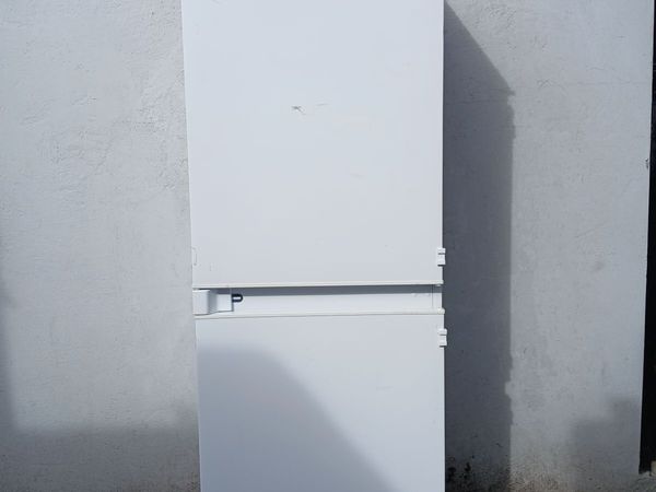 50/50 INTERGRETED FRIDGE AND FREEZER - Main image