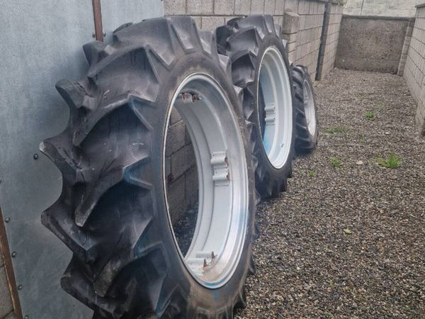 Tractor tyres 13.6 x 38 - Main image