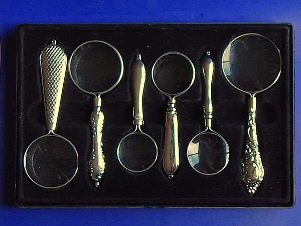 Boxed Set of Magnifying Glasses in Various Sizes - Main image
