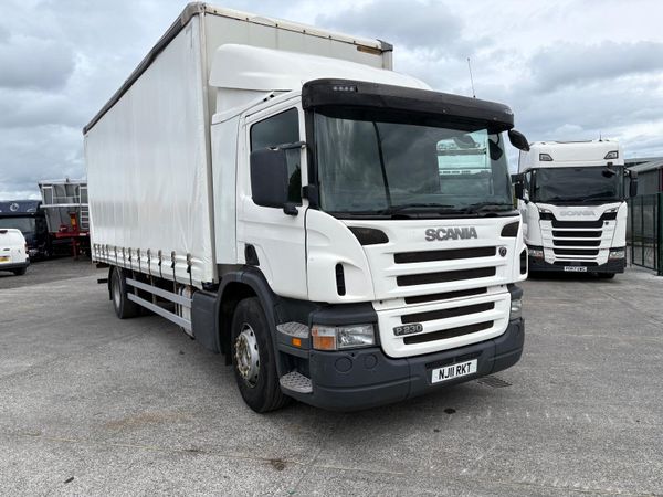 2011 Scania P 230 Curtain Sider 4x2 On Air . - Main image