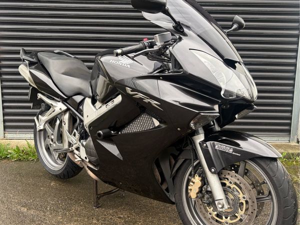 HONDA VFR800 - Main image