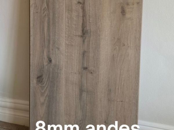 Brand new laminate flooring - Main image