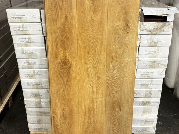 New 8mm Laminated Flooring Oak Milan - Main image