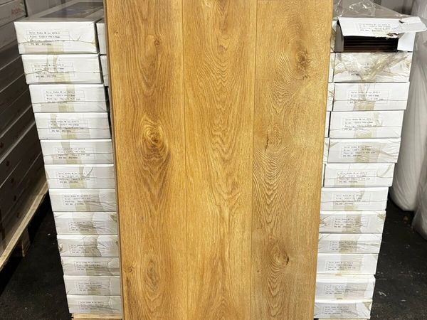 New Oak Milan 8mm Laminated Flooring - Main image