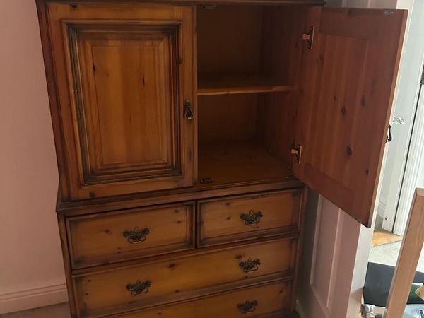 Bedroom furniture - Main image