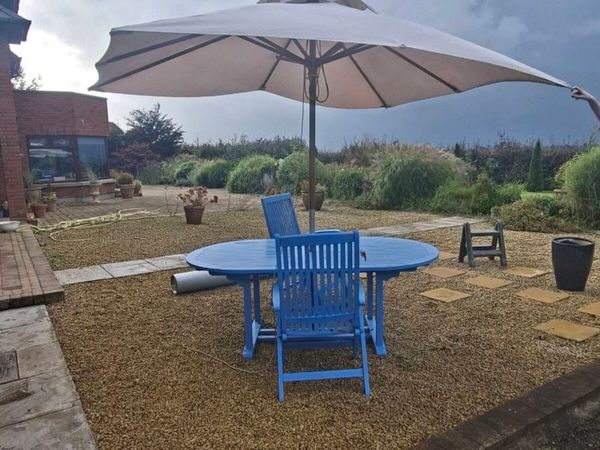 Garden table chairs and paracol - Main image