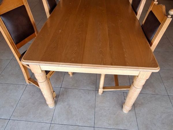 Kitchen table and chairs - Main image