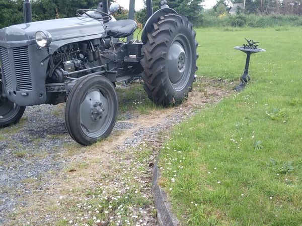 Vintage tractor - Main image