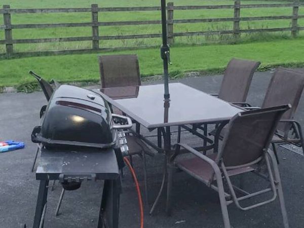 Garden furniture and barbecue - Main image