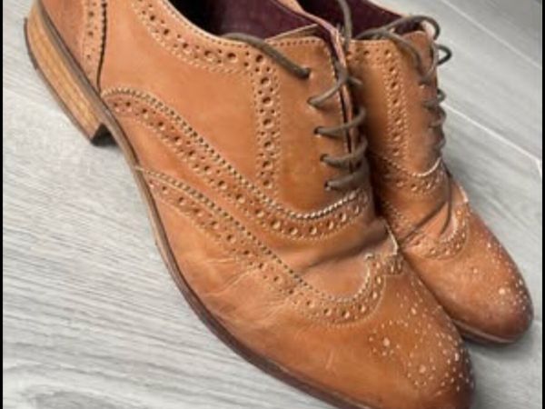 Suit shoes - Main image