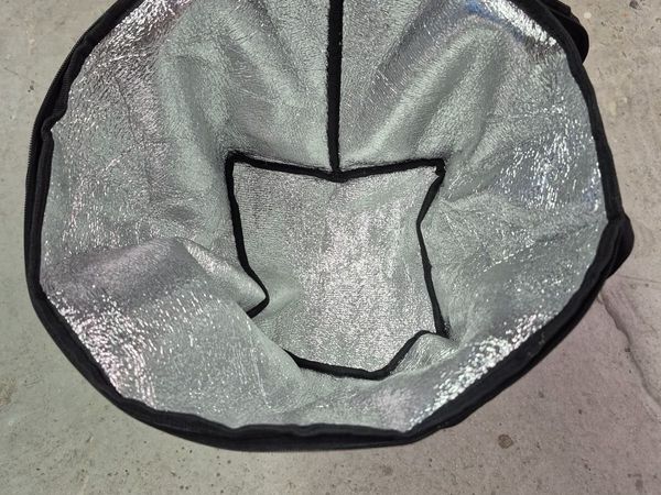 Portable Cooler Bag with Stand - Main image