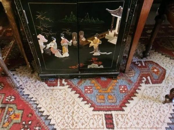 Small Chinese cabinet - Main image