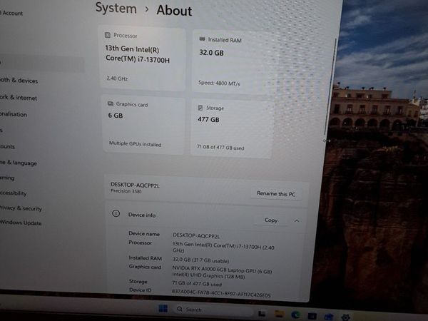 Dell Precision 3581 – Intel Core i7-13700H | 32GB - Main image