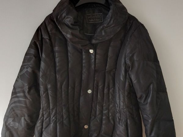 PER UNA WOMENS FEATHER & DOWN JACKET. SIZE 16. - Main image