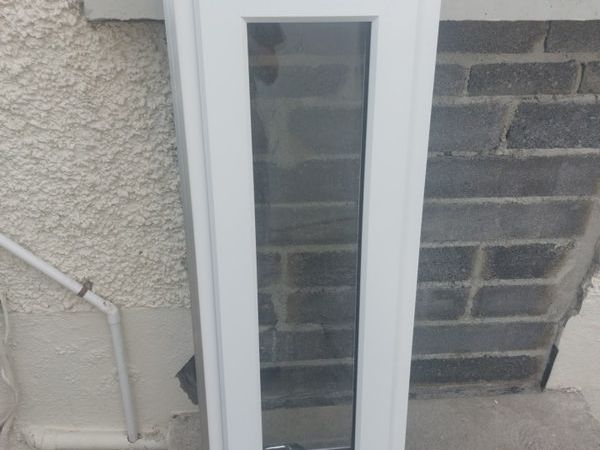 small window. Single open long. - Main image