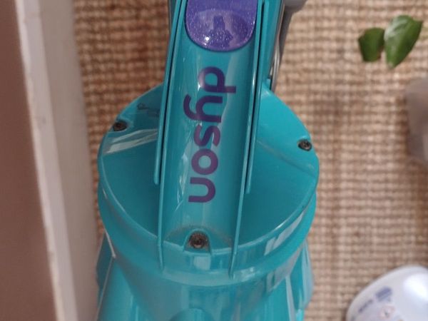 Dyson upright bag-less allergy vacuum cleaner - Main image