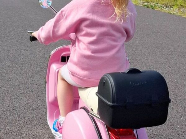 Vespa motorbike - Main image