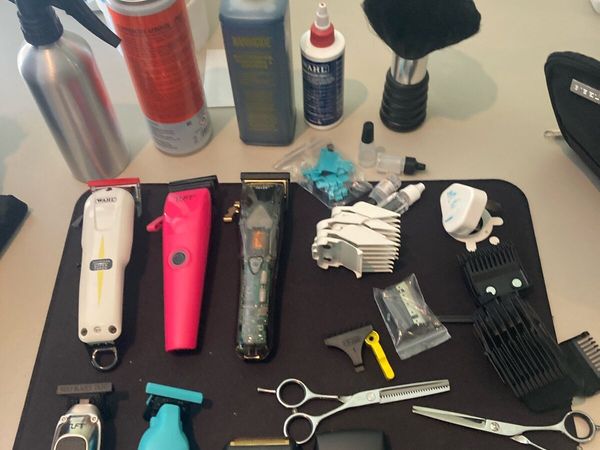 Barber supplies - Main image