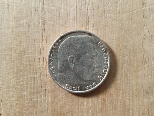 Silver coin - Main image
