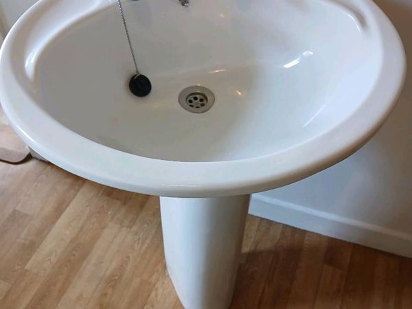 VANITY SINK With Pedestil - Main image