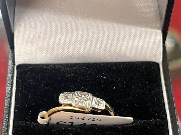 Vintage 9k gold and platinum ring with diamonds. - Main image