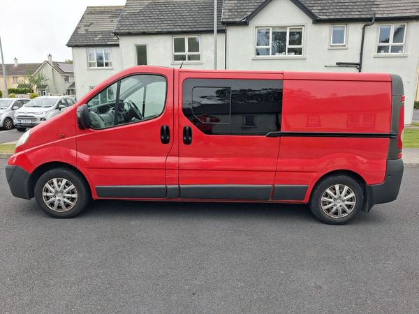 Campervan 2007 Opel Vivaro - Main image