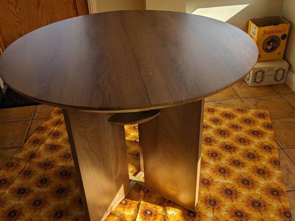 Dining/kitchen circular table.  Diameter 100cm. - Main image