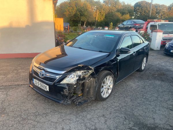 2012 Toyota Camry front damage - Main image
