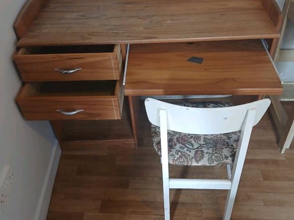 2 X Childrens Homework Desks & Chairs - Main image