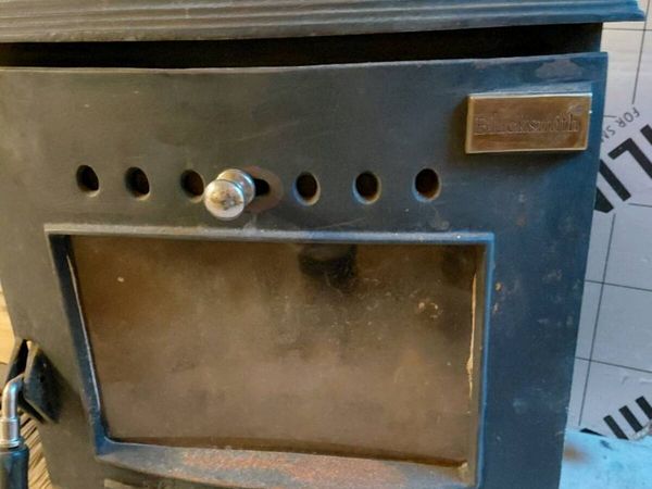 Stove and chimney - Main image