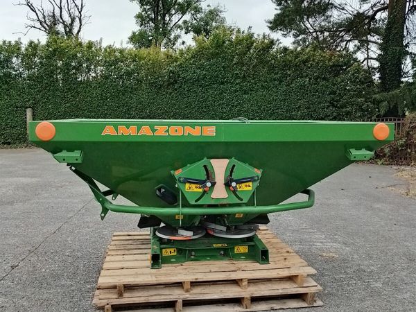 Amazone 902 Fertiliser Spreader - Main image