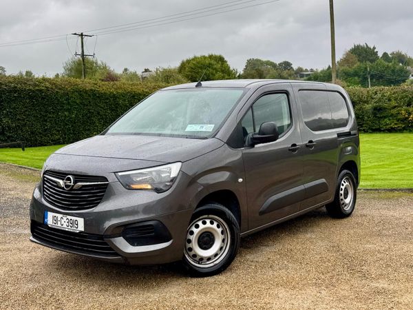2019 Opel Combo Sportive Cargo - Main image