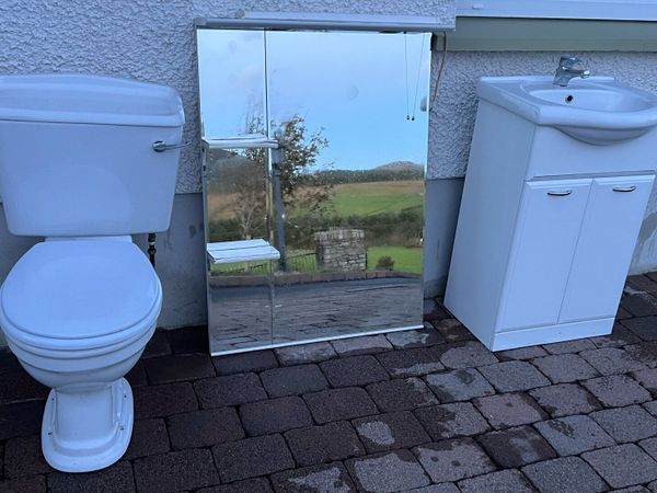 Vanity unit, mirror and toilet - Main image