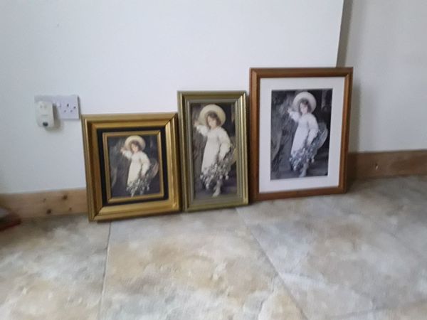 Three pictures of the same child different sizes - Main image