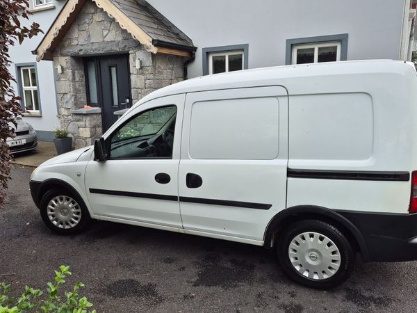 Opel Combo 2011 - Main image