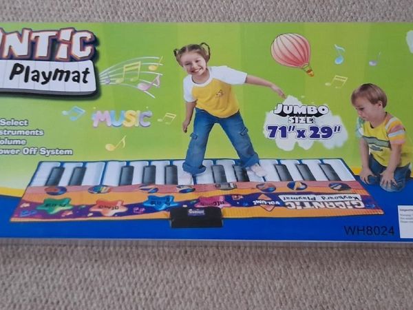 Gigantic Keyboard Playmat - Main image