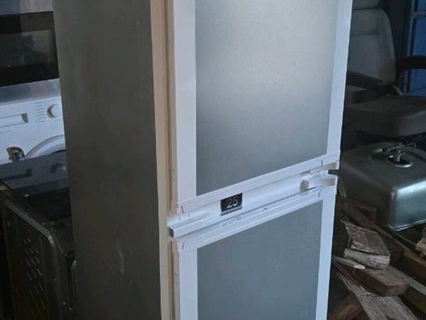 Beko integrated fridge freezer - Main image