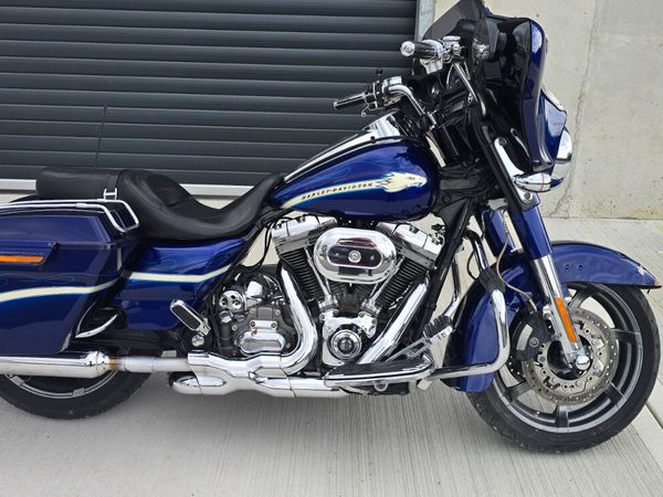 HARLEY DAVIDSON STREET GLIDE - Main image