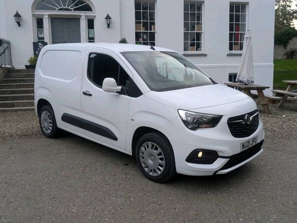 2021 vauxhall combo sportive - Main image