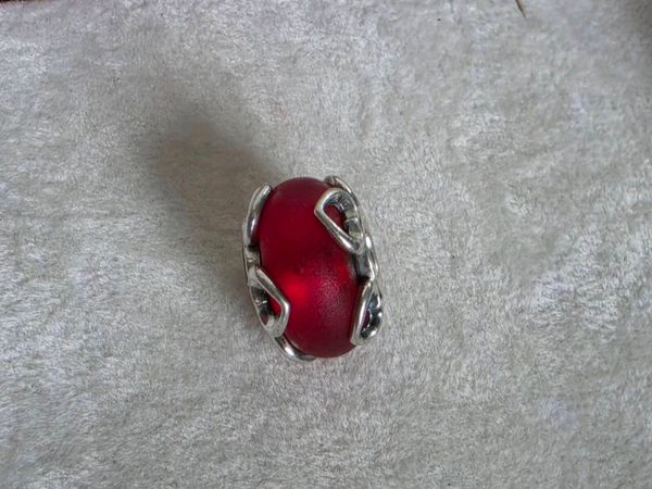 Pandora frosted red murano glass/hearts charm - Main image